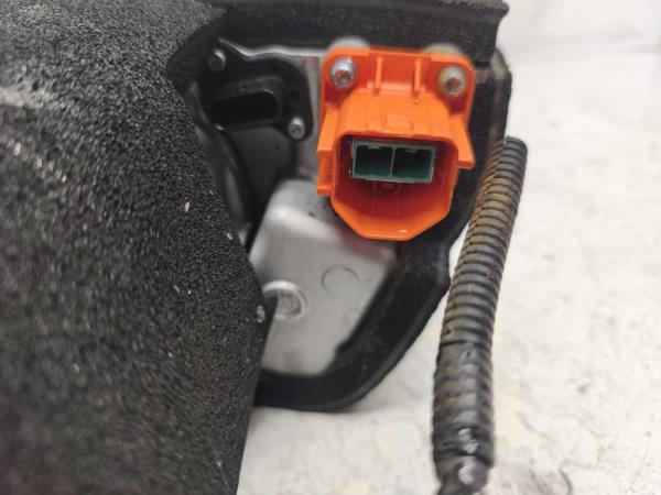 COMPRESSEUR DE CLIMATISATION TESLA - Vue 4